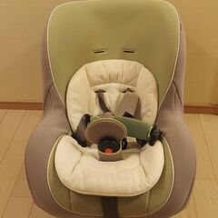 ０歳から使用できるチャイルドシート