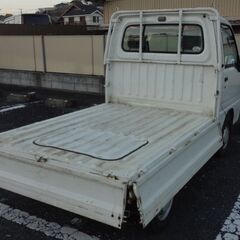 平成１２年式　サンバートラック　三方開　５ＭＴ　ＥＬ付き 切り替え式４ＷＤ　エアコン・パワステ付き　走行２万キロ 実走行　車検２年付きの画像