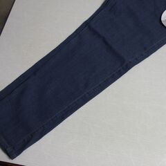 【お陰様で、依頼者にお渡し出来ました！】ほとんど新品・CONRONの　デニムパンツ（Gパン）レディース・Mサイズの画像