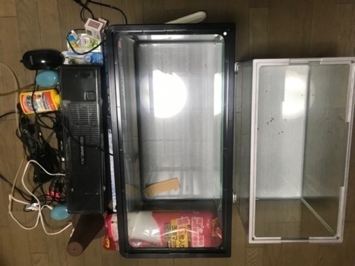 未使用、使用の水槽セット