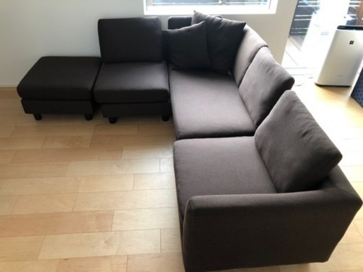 ソファーとオットマン