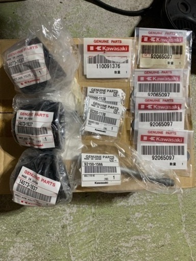 ゼファー1100  純正新品部品