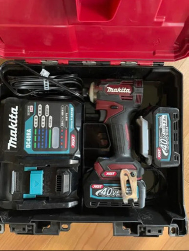 マキタ　40v 小豆色インパクトドライバー