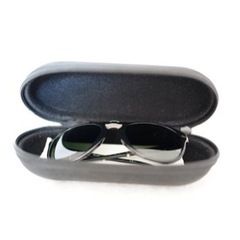 『Persol』折りたたみ式サングラスの画像