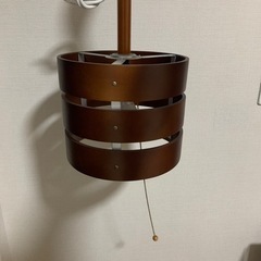 ペンダントライト　1灯　北欧風　木製　シェードの画像