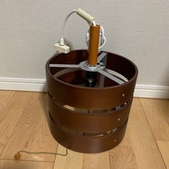 ペンダントライト　1灯　北欧風　木製　シェード
