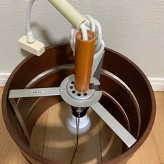 ペンダントライト　1灯　北欧風　木製　シェードの画像