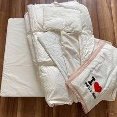 出産準備セット　ベビー布団セット、抱っこ紐などの画像