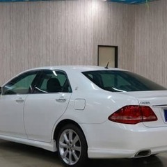 スポーティーなクラウンはとても新鮮の画像