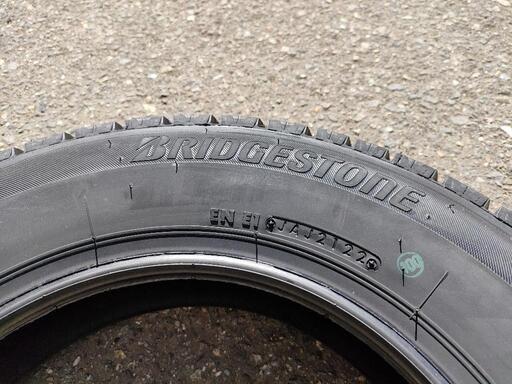 【新品・未使用品】ブリヂストンスタッドレスタイヤ４本セット1