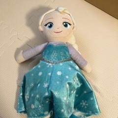 穴と雪の女王　ぬいぐるみ　エルサ