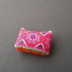 モン族のピンクッション