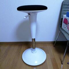 カウンターチェア、バランスチェアの画像