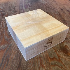 ワイン木箱　高級シャンパンのサロンの木箱ですの画像