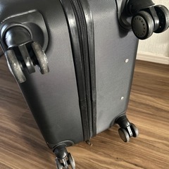 受け付け終了します。キャリーケース 難ありの画像