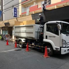 産業廃棄物の中型ドライバー