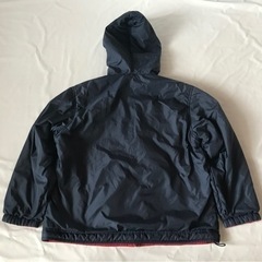 ユニクロ　ジャンパー　サイズ140　赤／紺　リバーシブル　子供服　キッズ服　冬服の画像