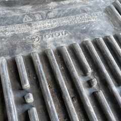 voxy フロアマット　フロアシート　後部座席　toyota 1年使用の画像