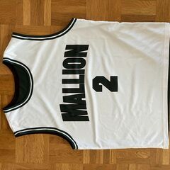  値下げ  MALLION　バスケット用メンズ タンクトップ　グリーン色&ホワイト色の画像