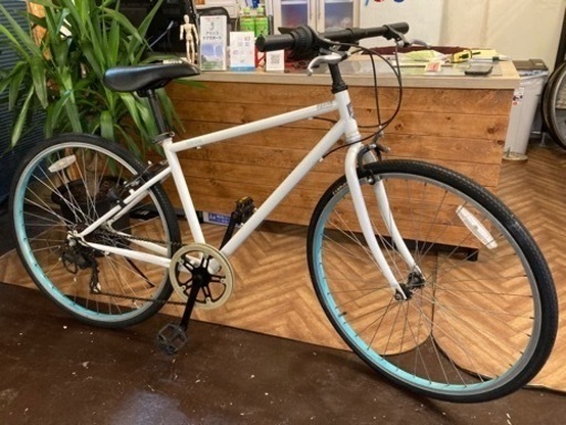 【前後タイヤ・チューブ新品！】6段変速　26インチクロスバイク　ホワイト