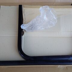 ガラステーブルの画像