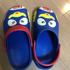 クロックス　ドンキ　スリッパ