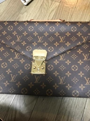 LOUIS VUITTONバッグになります。