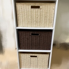 カラーボックス＋カゴ3つ