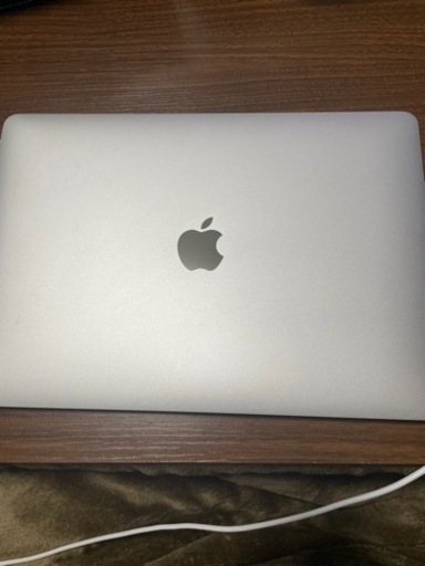 MacBook Pro 2020 13.3インチ corei5 極美品