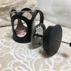 Noritake★ボーンチャイナデミタスカップ＆フレンチプレスの画像