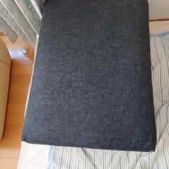 美品終了予定　ソファーの足置き少し大き目の画像