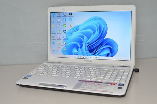 爆速SSD256GB 東芝T351/35EW 高性能 第二世代i3/8GB 最新Windows11+office 爆速SSD256GB 東芝Dynabook T351/35EW 第