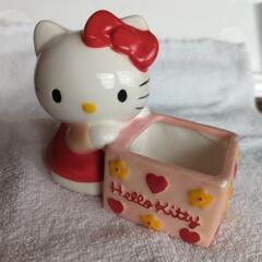 ハローキティ　小さい植木鉢カバー
