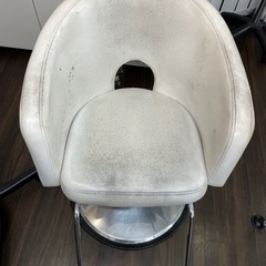 椅子 3つ