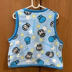 ドラえもん　もこもこベスト　100cmの画像