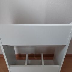 絵本ラックの画像