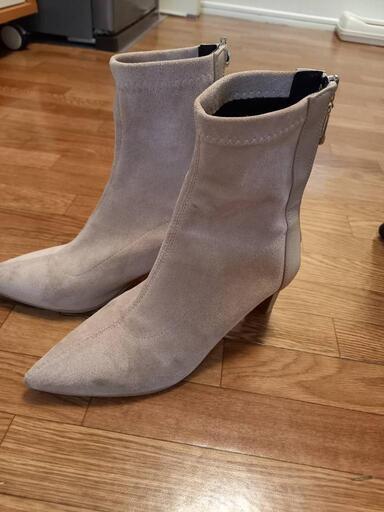ショートブーツベージュ23cm