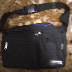 とても大きなウエストバッグ