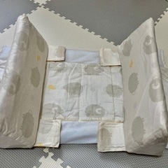 【取引予定】寝返り防止クッション　ファルスカ　ベッドインベッド エイドの画像