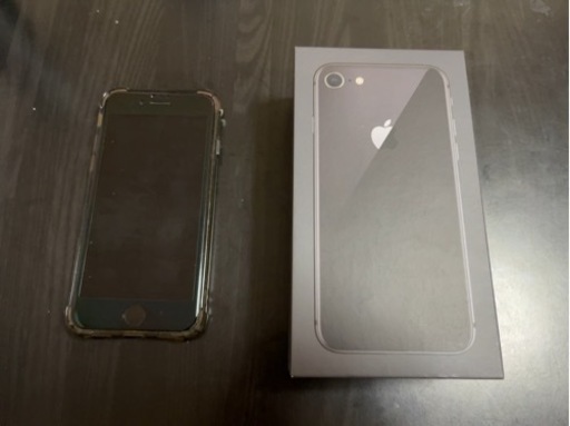 iPhone8 SIMフリー　64GB スペースグレー