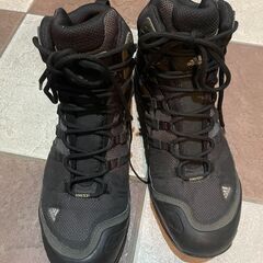 adidas　シューズ