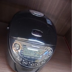炊飯器　TOSHIBA 2018年　中古