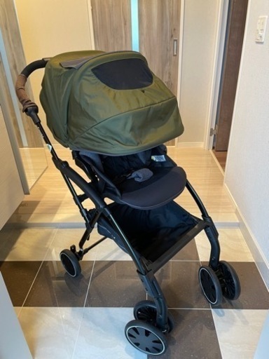 【美品】【値下げしました】コンビ　ベビーカー　ラベリタ エッグショック
