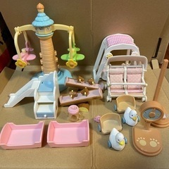 ★お取引き中です★沢山のお問合わせありがとうございました🙇‍♀️シルバニアファミリー 家、家具、人形セットの画像