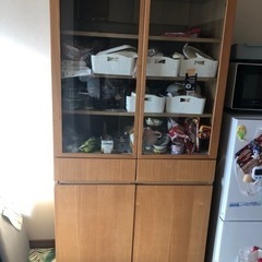 無印良品　天然無垢材使用の食器棚