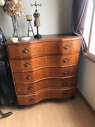 イタリアデザイン　チェスト