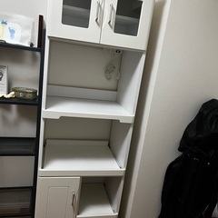 食器棚です。