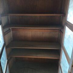 レトロな棚の画像