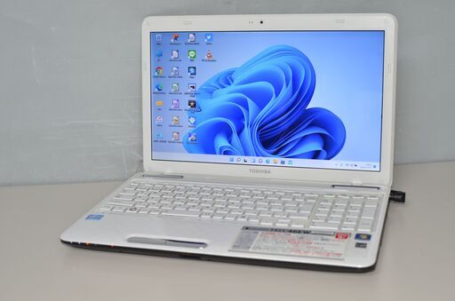 最新Windows11+office 爆速新品SSD256GB 東芝Dynabook T451/46EW 第二世代i5/メモリ8GB/無線/15.6インチ/USB3.0/DVDマルチ/便利なソフト
