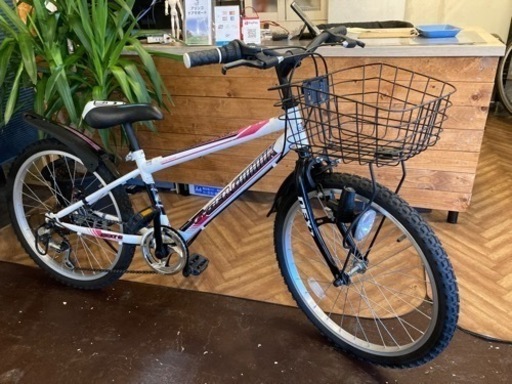 【22インチ】6段変速　子供用自転車　ホワイト
